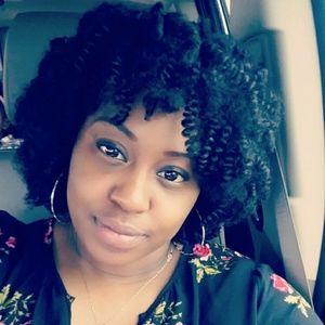 Meet your Posher, Santina